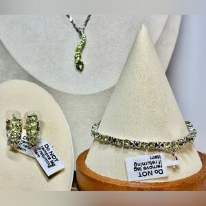 NEW 925 STERLING SILVER PERIDOT PENDANT, BRACELET & EARRINGS SET LOT#144